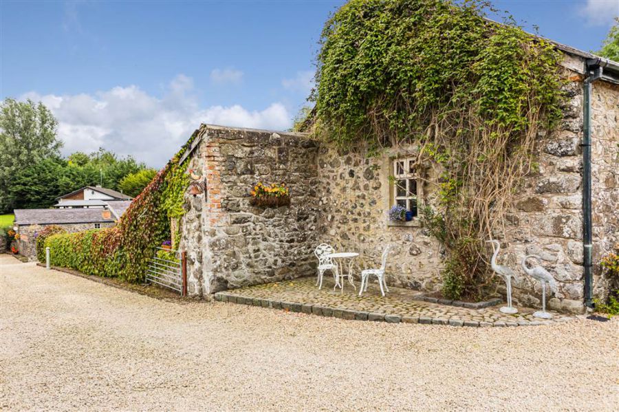 Millbrae House & Lodges, 3 Tullyrusk Road