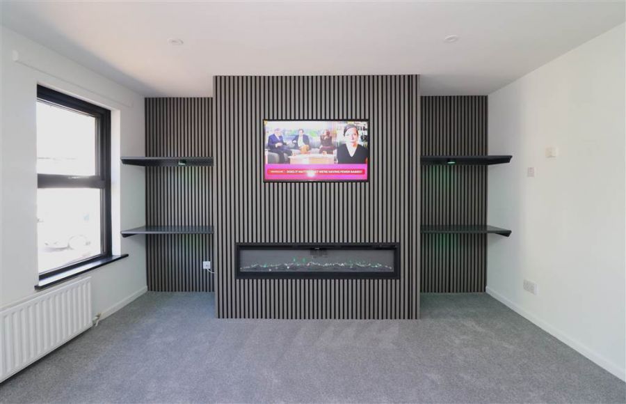 32 River Court