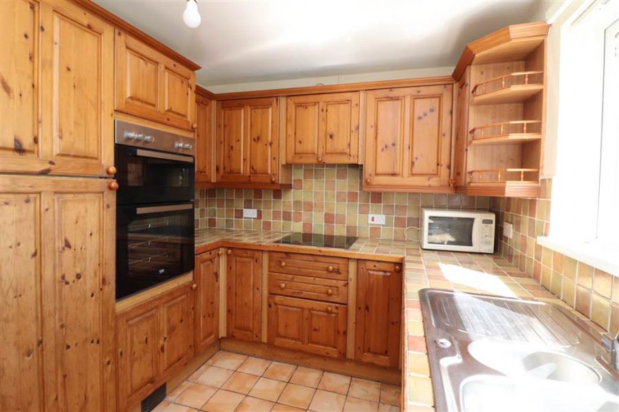 48B Willow Gardens