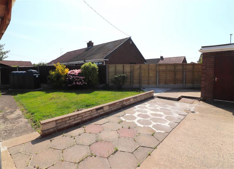17 Hillside Crescent