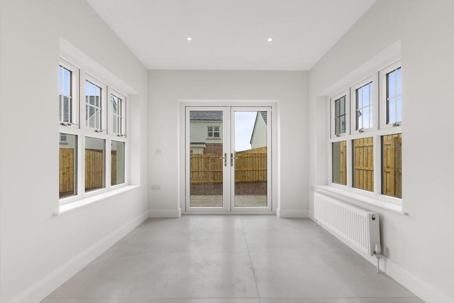 121, (with Sunroom), Camowen