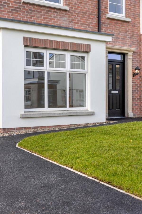 121, (with Sunroom), Camowen