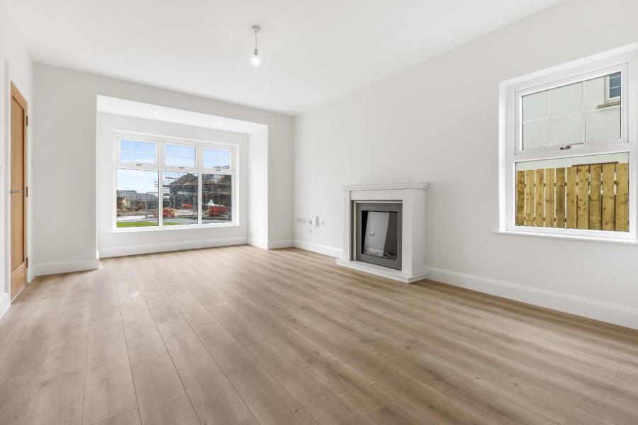 121, (with Sunroom), Camowen