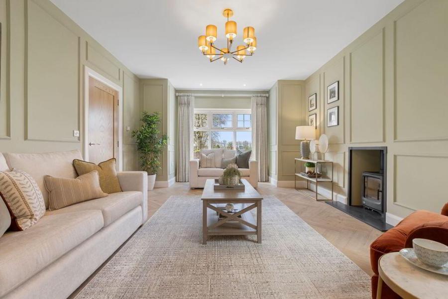 24, (With Sunroom), Camowen