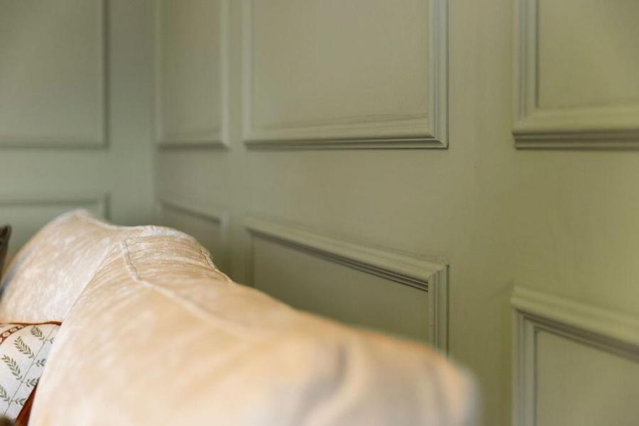 24, (With Sunroom), Camowen