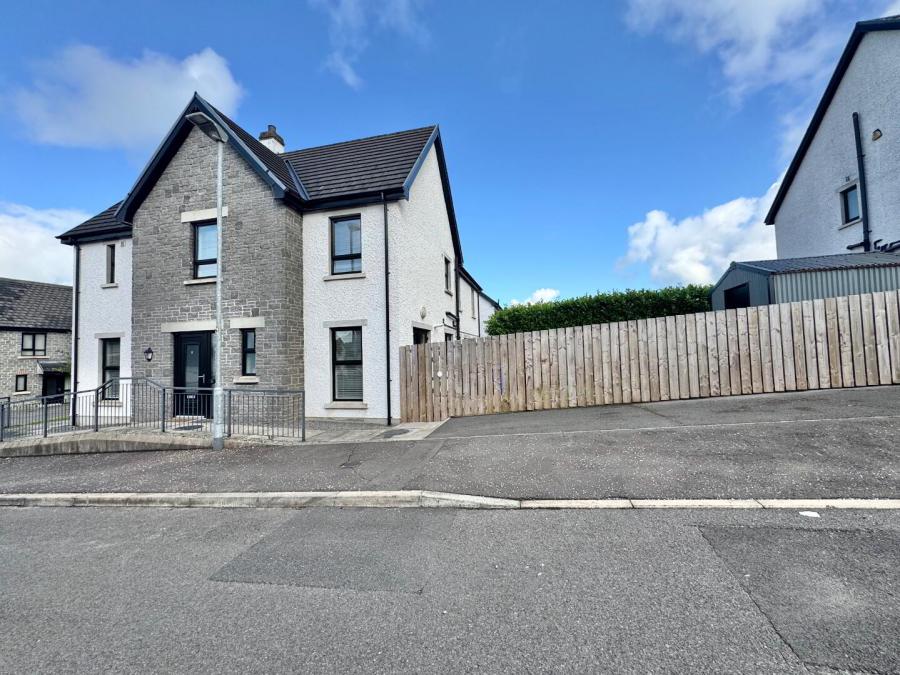 11 Killyclogher Heights