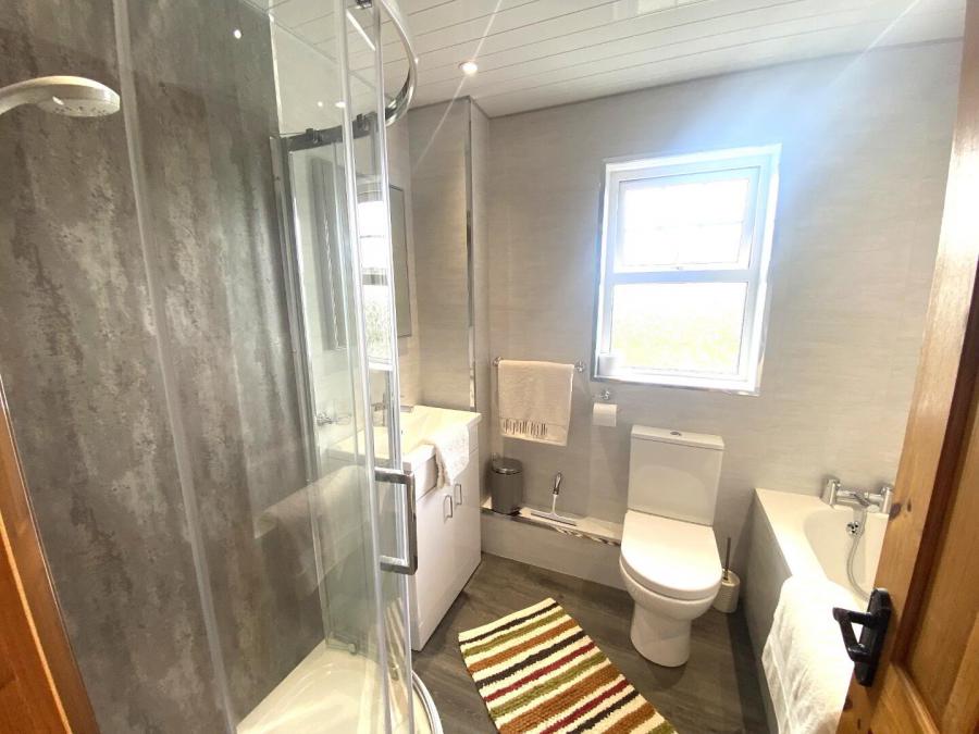 32 Deverney Park