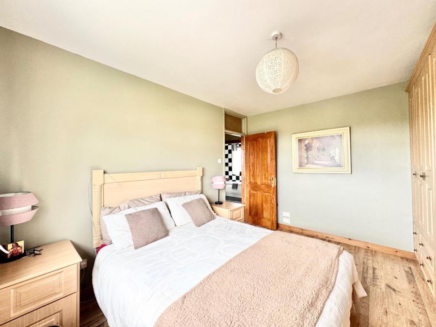 8 Sperrin Close