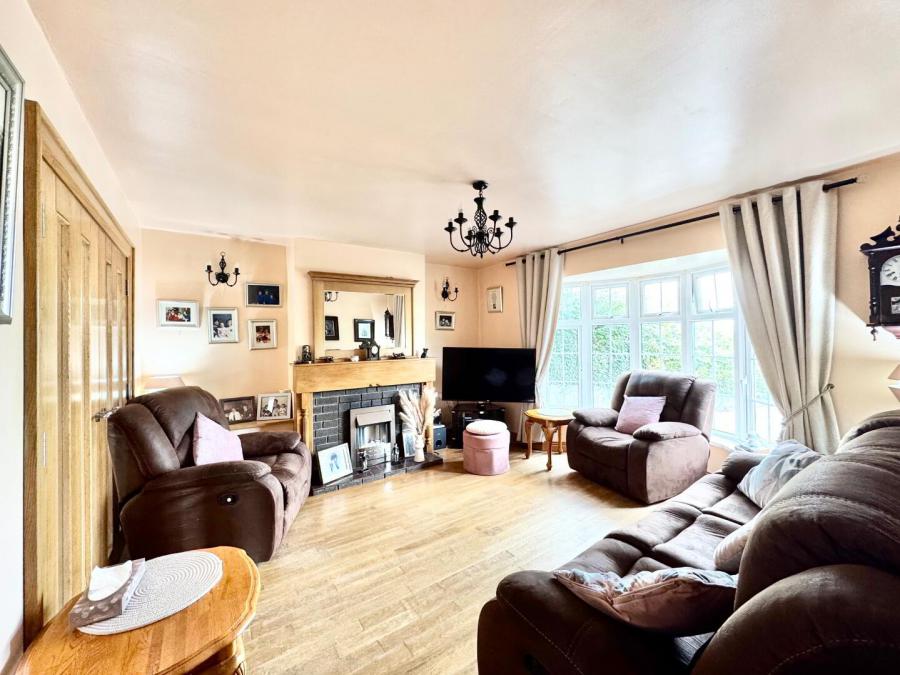 8 Sperrin Close