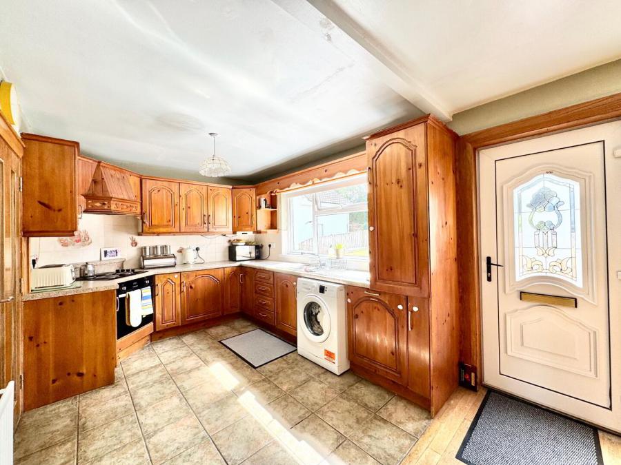 8 Sperrin Close