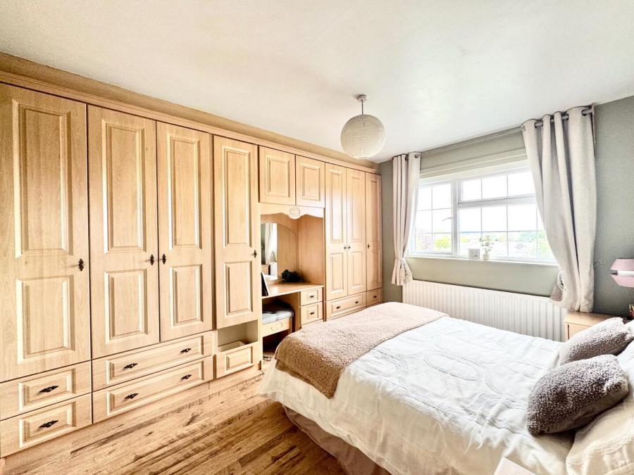 8 Sperrin Close