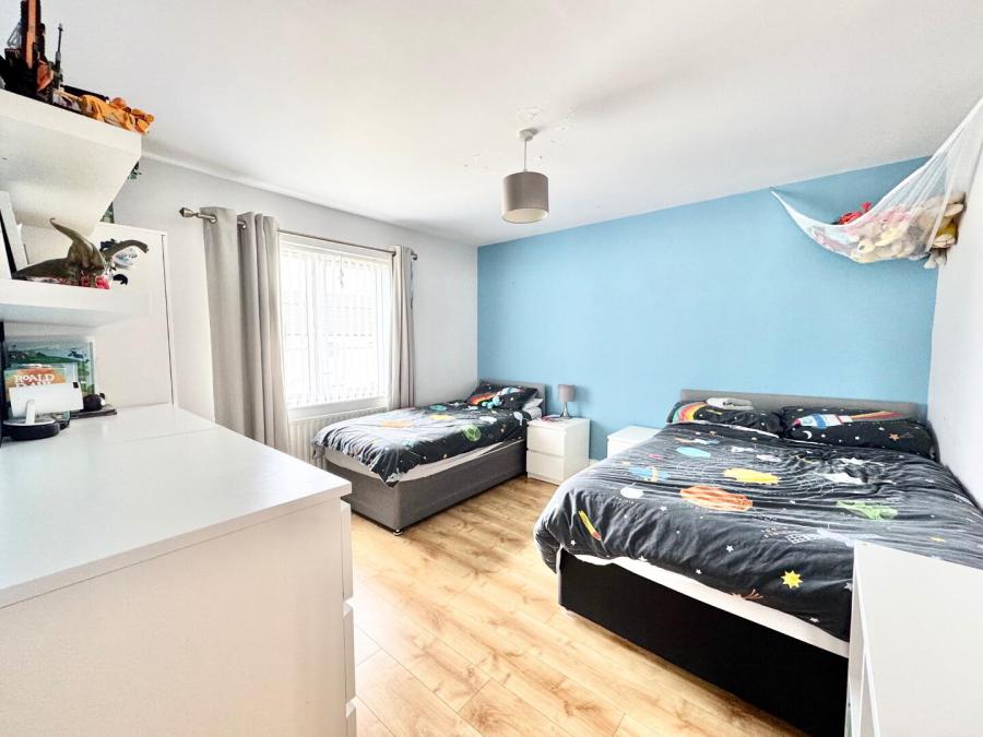 21 Glenside