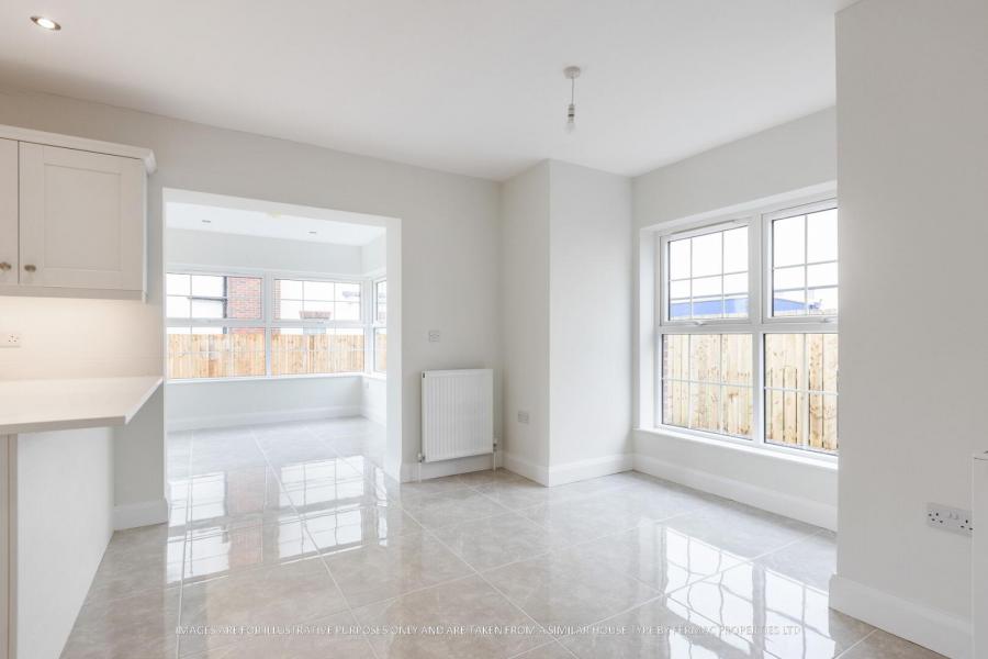 100, (With Sunroom), Camowen