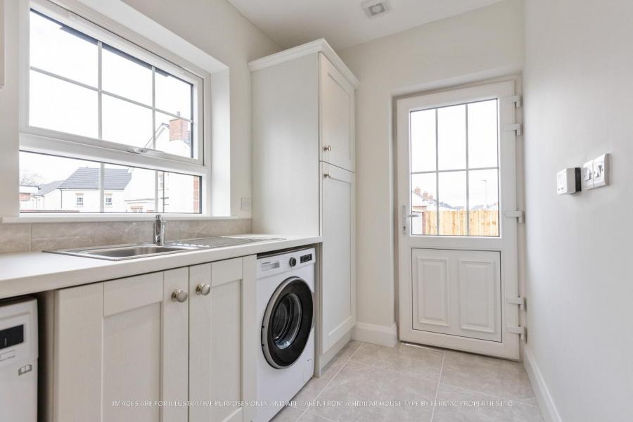 100, (With Sunroom), Camowen
