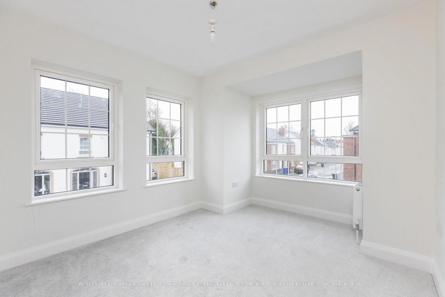 100, (With Sunroom), Camowen