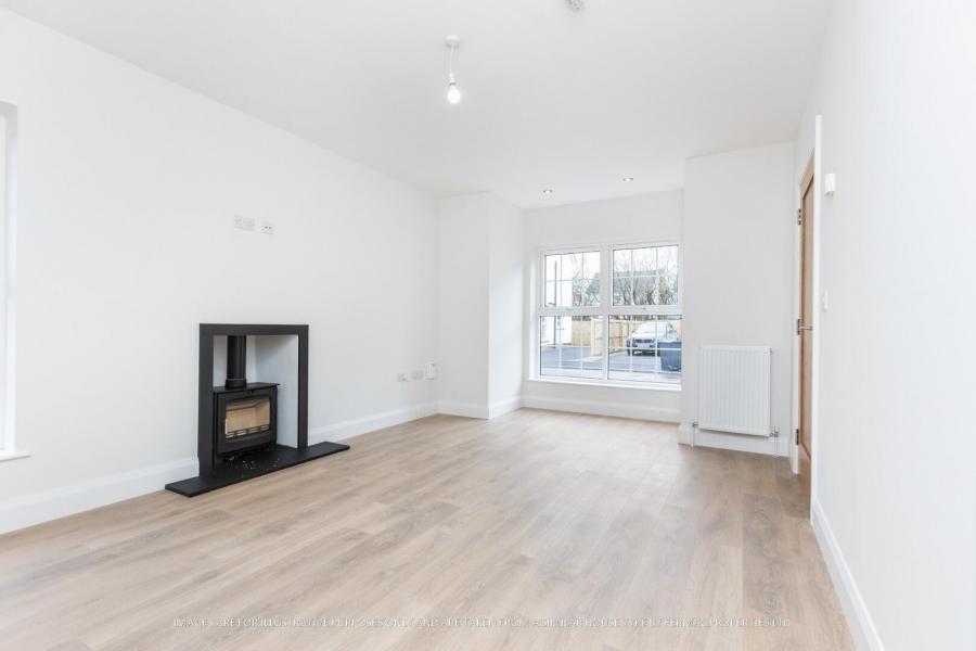 100, (With Sunroom), Camowen