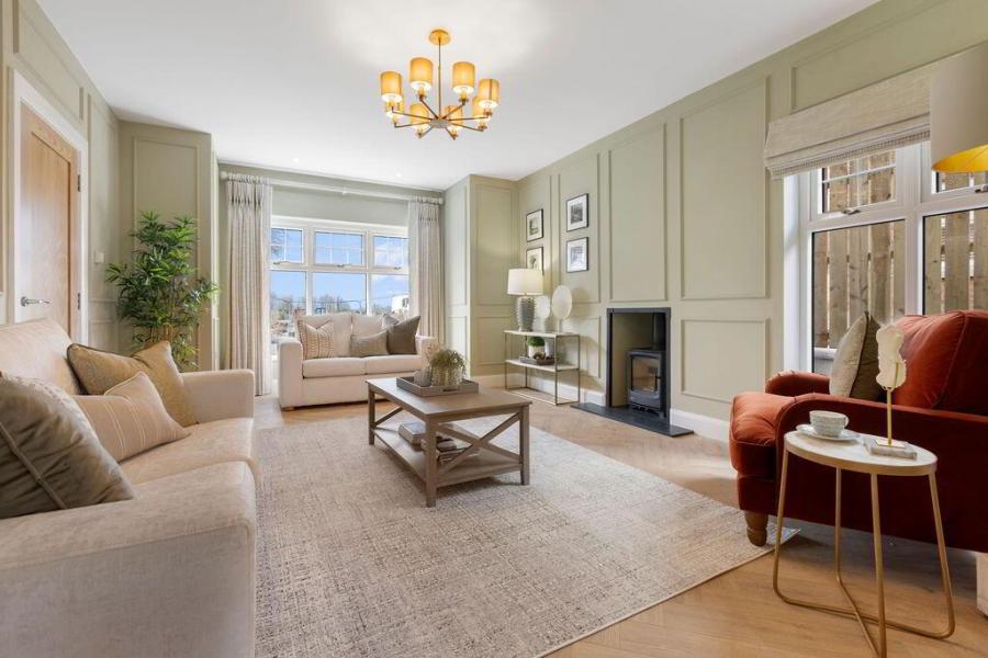 23, (With Sunroom), Camowen