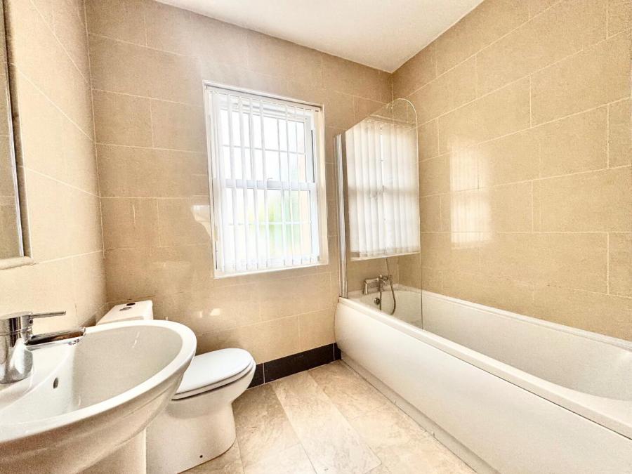 5 Camowen Mews
