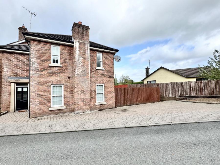 5 Camowen Mews
