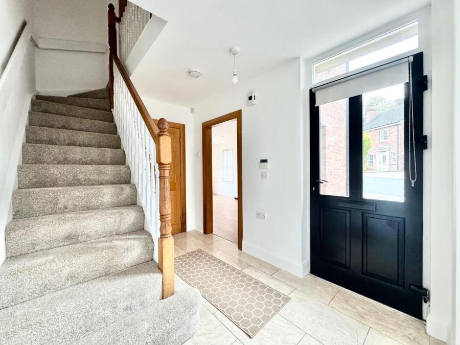 5 Camowen Mews
