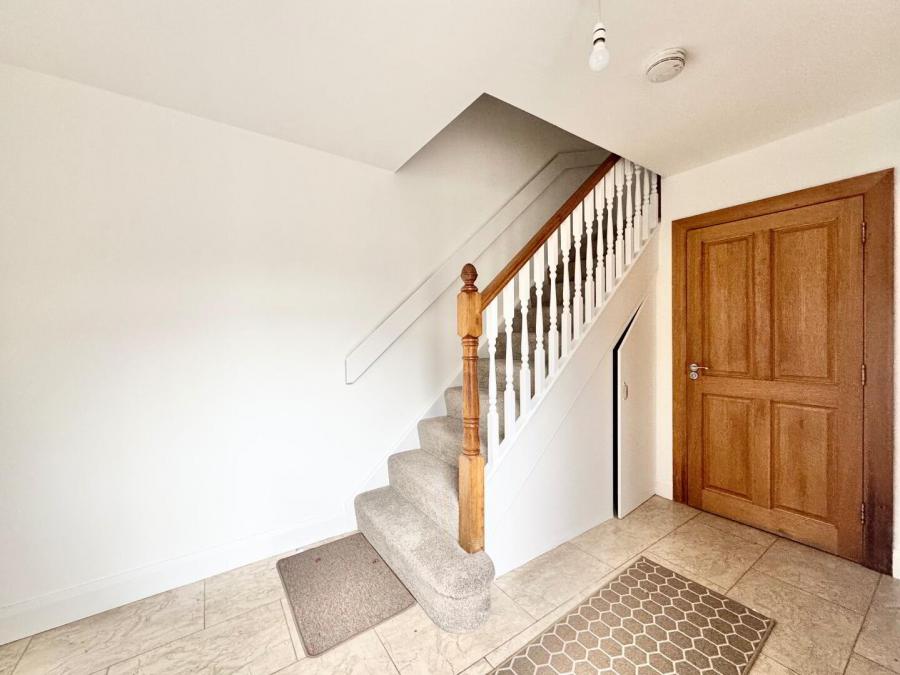 5 Camowen Mews