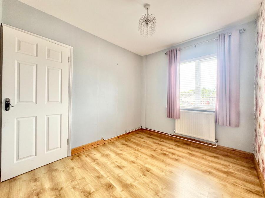 4 Kirk Crescent