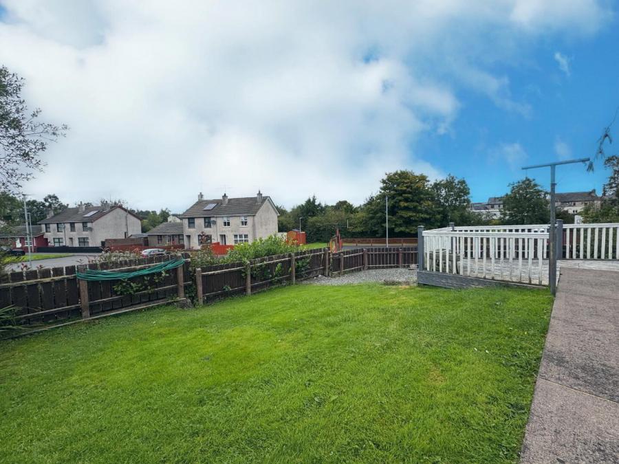 4 Kirk Crescent