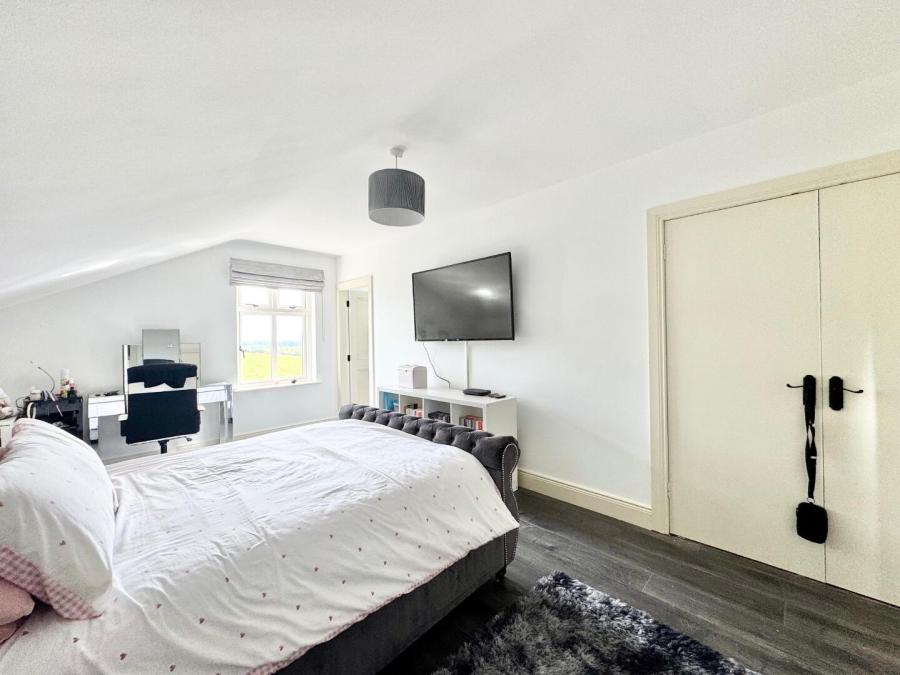 23 Tattynure Road