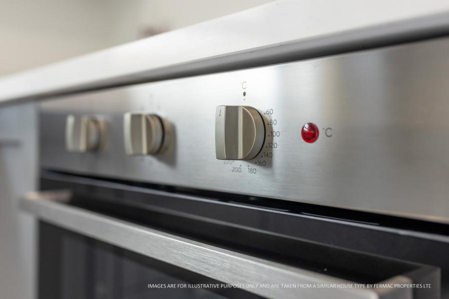 45, (With Sunroom), Camowen