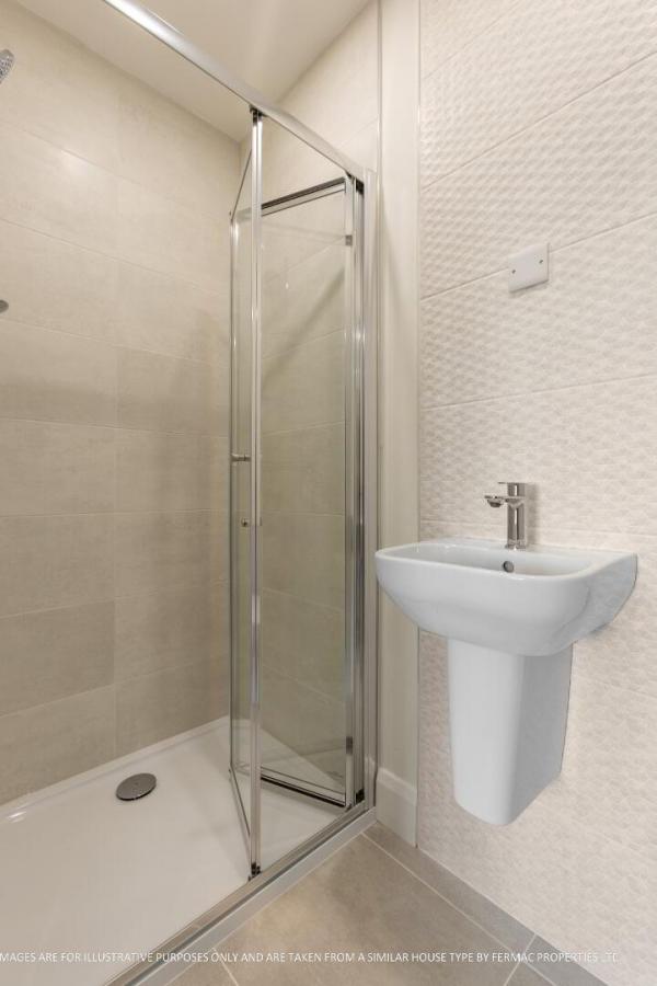 45, (With Sunroom), Camowen