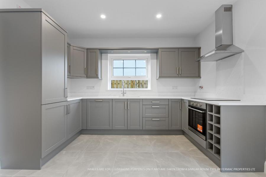 46, (With Sunroom), Camowen 46, (With Sunroom), Camowen