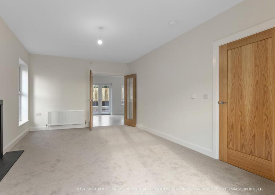 46, (With Sunroom), Camowen