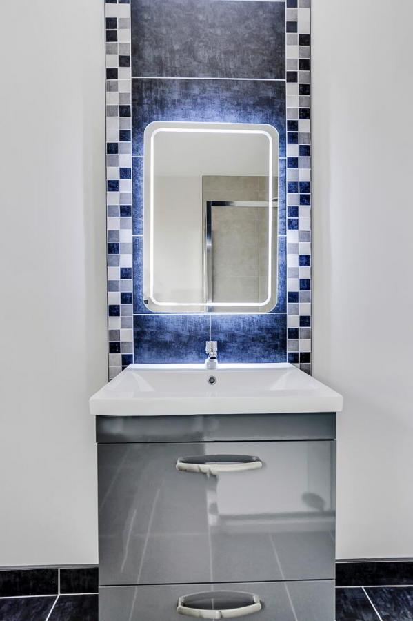 119 Dual Front Large Semi, 119 Loughmuck Meadows