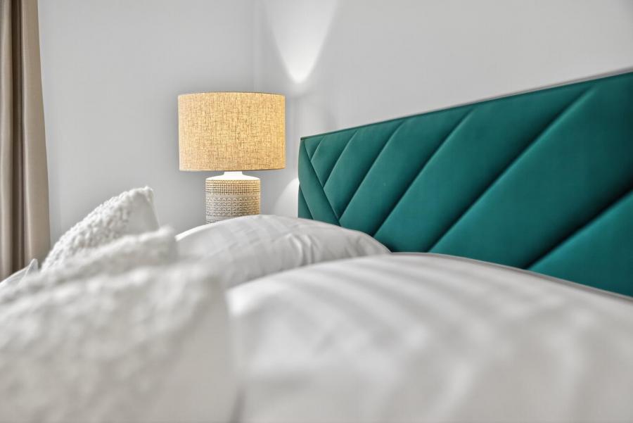 38, (With Sunroom), Camowen