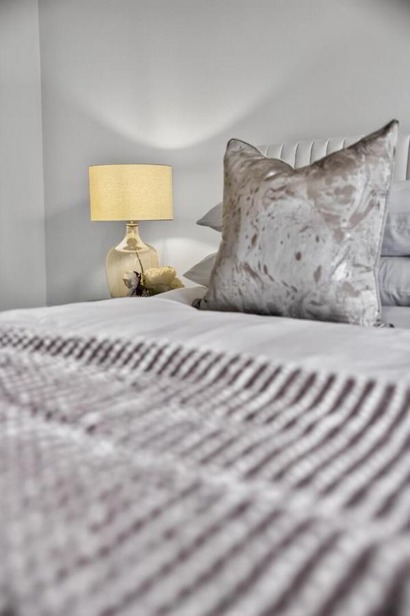 38, (With Sunroom), Camowen