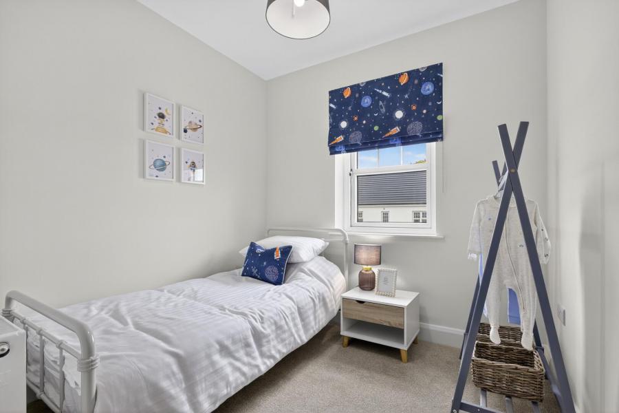 38, (With Sunroom), Camowen