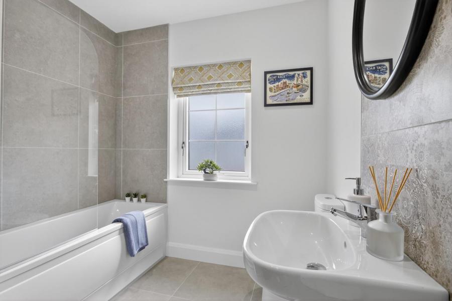 38, (With Sunroom), Camowen