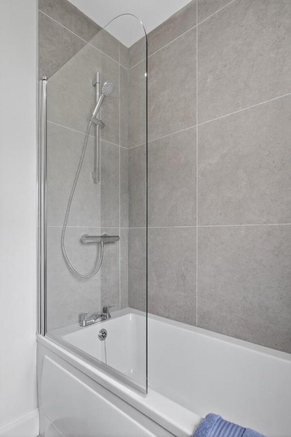 38, (With Sunroom), Camowen