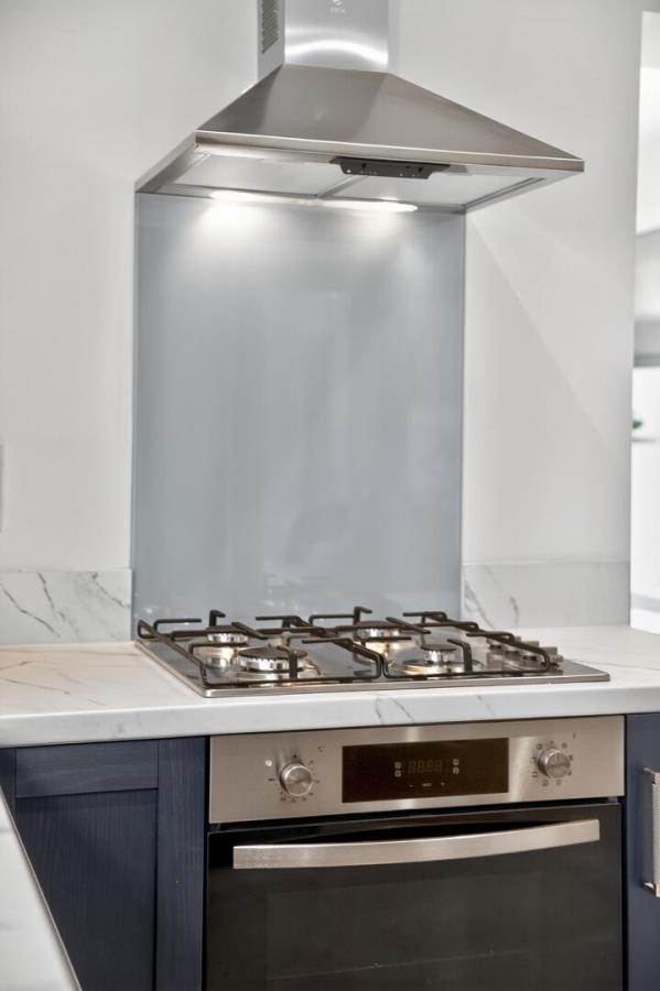 37, (With Sunroom), Camowen