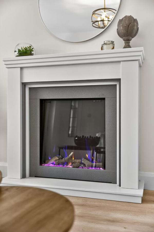 37, (With Sunroom), Camowen