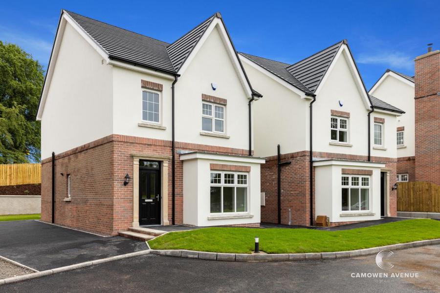 36, (With Sunroom), Camowen