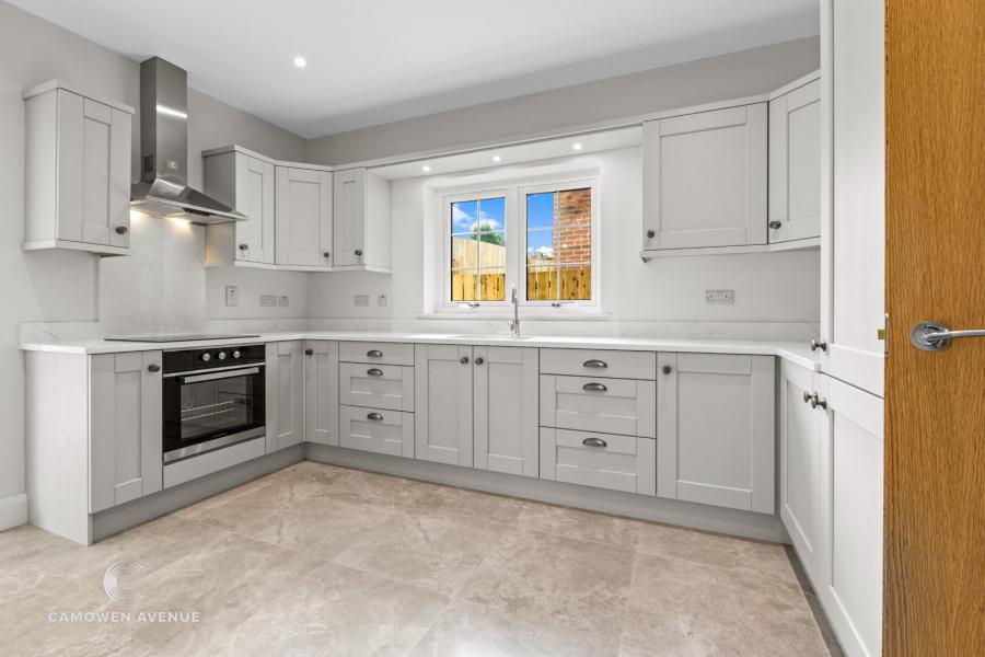 36, (With Sunroom), Camowen