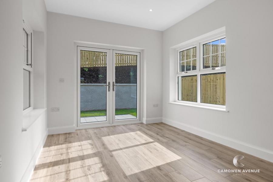 36, (With Sunroom), Camowen