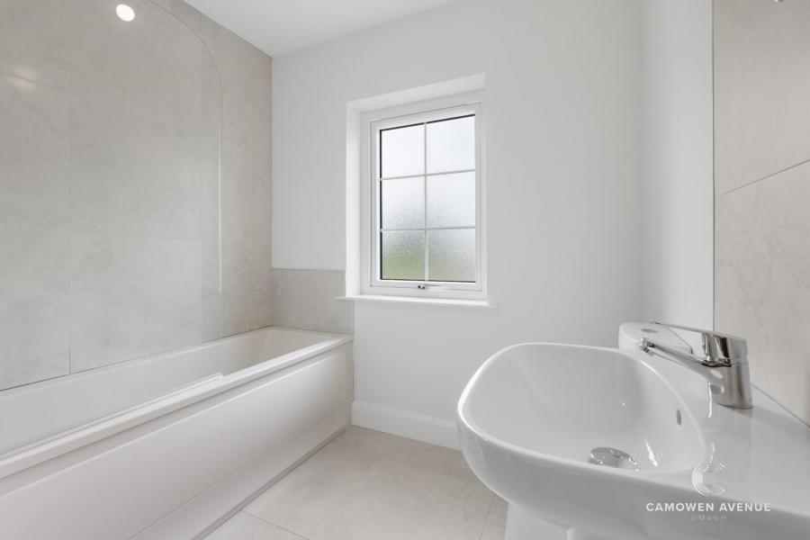 36, (With Sunroom), Camowen