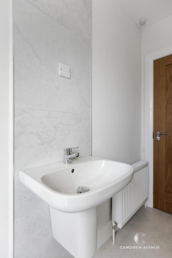 48, (With Sunroom), Camowen