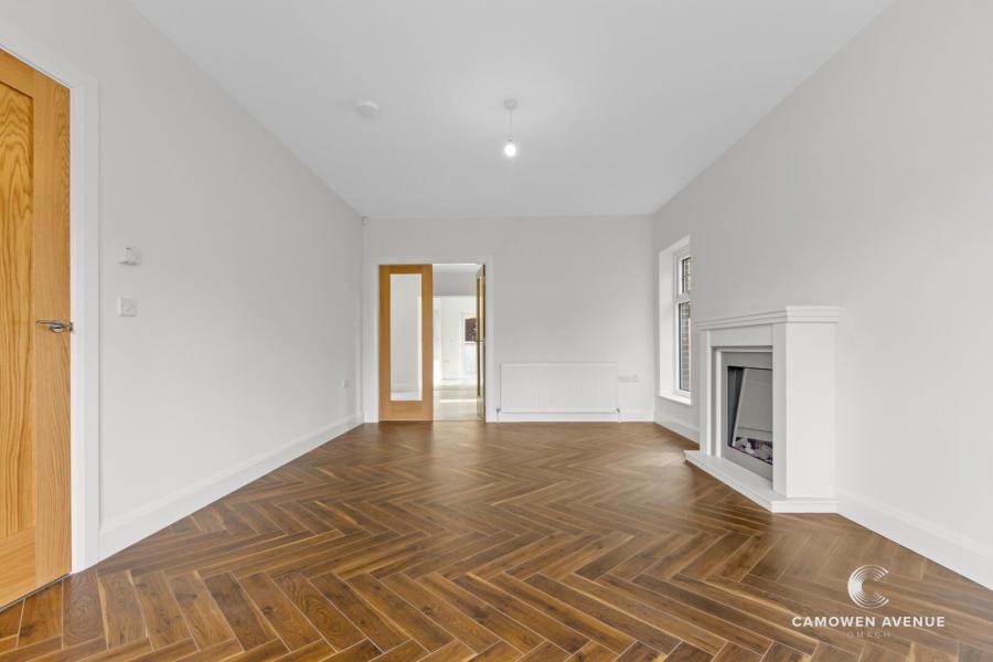 48, (With Sunroom), Camowen