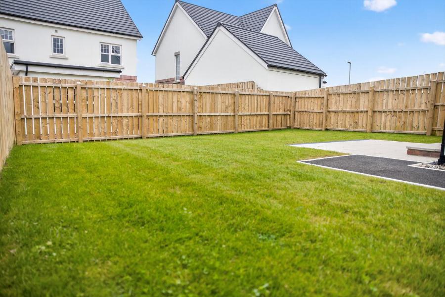 35, (With Sunroom), Camowen