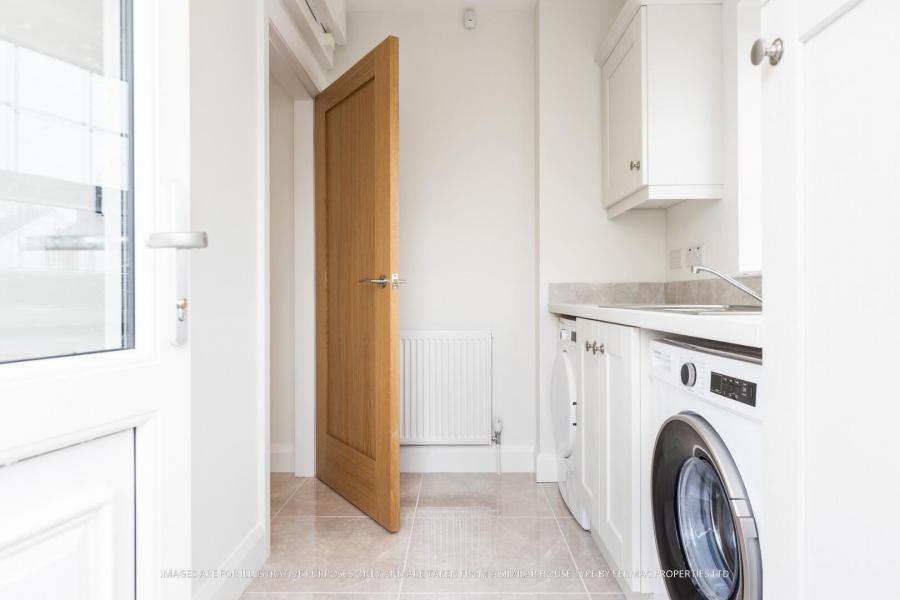 50, (With Sunroom), Camowen