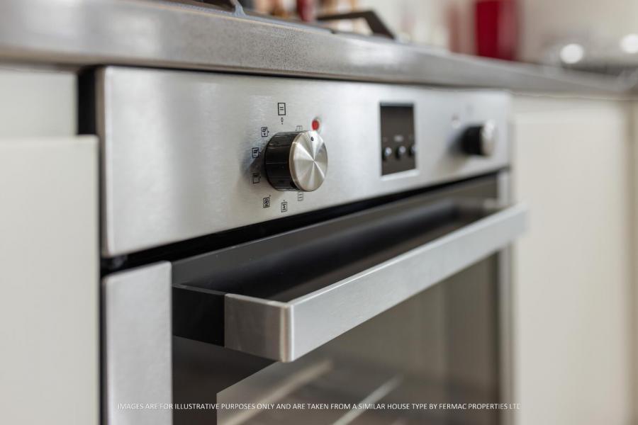 51, (With Sunroom), Camowen