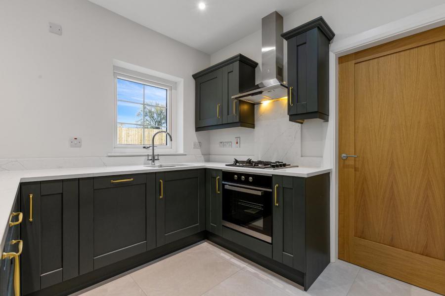 43, (With Sunroom), Camowen